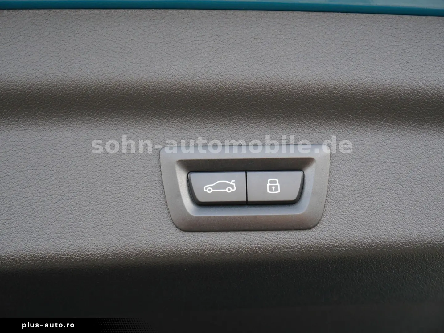 BMW X1 18 i sDri xLine Panorama ACC HUD LED AHK 360