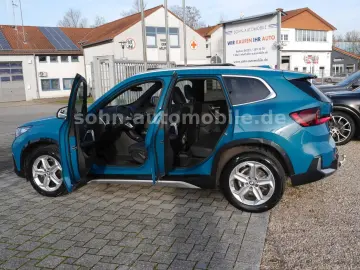 BMW X1 18 i sDri xLine Panorama ACC HUD LED AHK 360