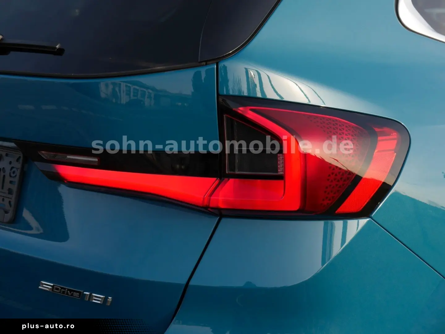 BMW X1 18 i sDri xLine Panorama ACC HUD LED AHK 360