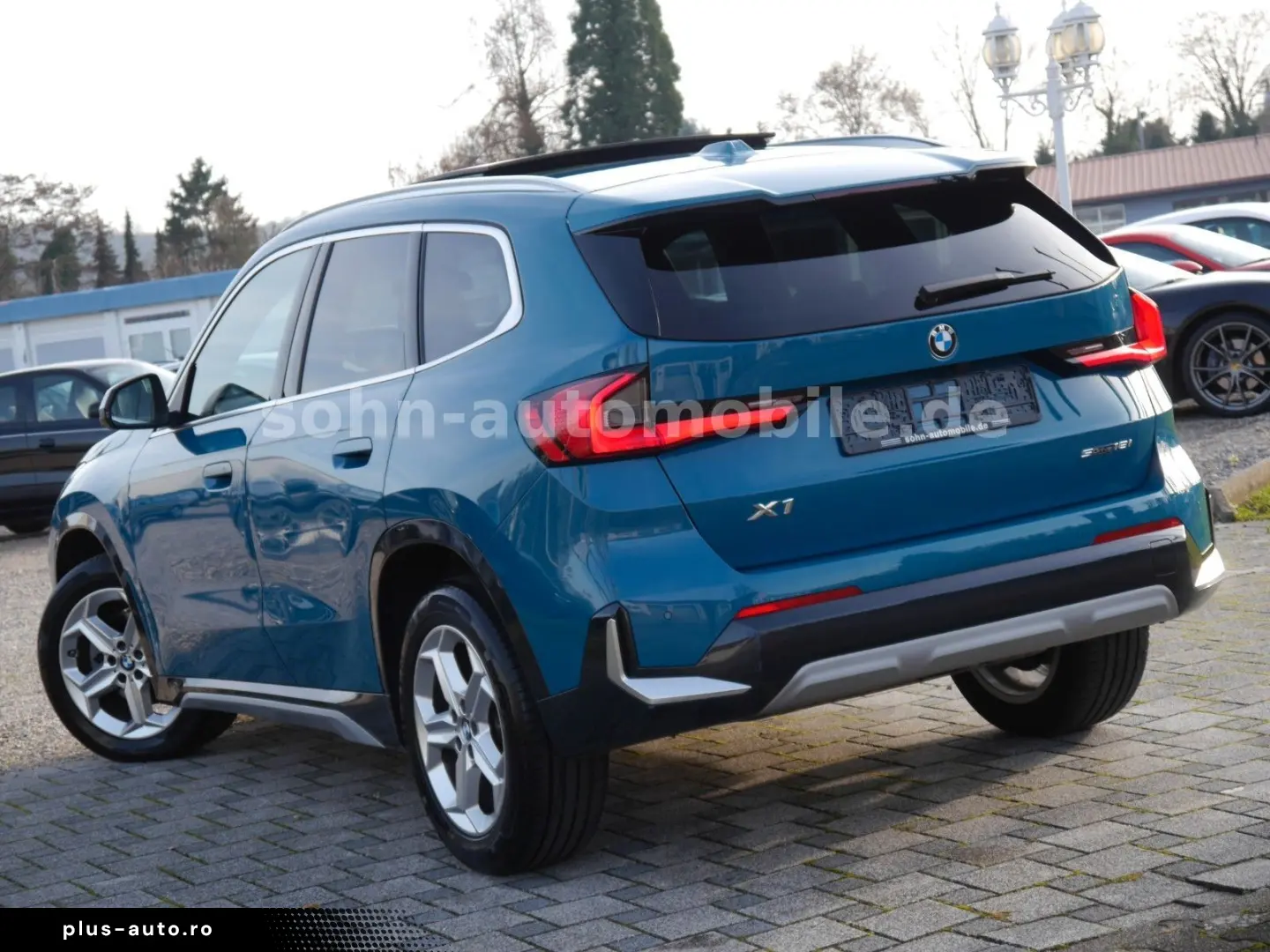 BMW X1 18 i sDri xLine Panorama ACC HUD LED AHK 360