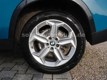 BMW X1 18 i sDri xLine Panorama ACC HUD LED AHK 360