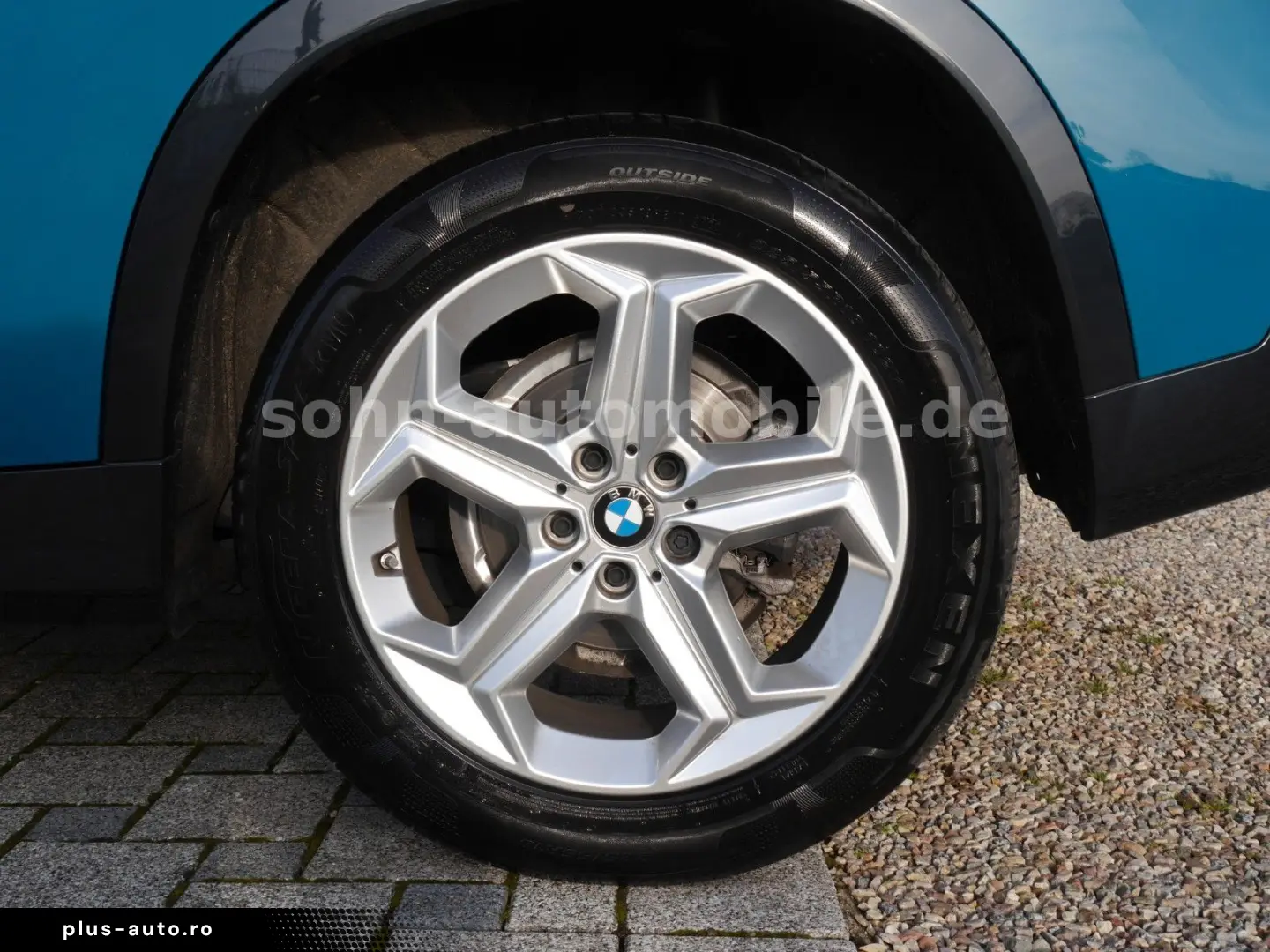 BMW X1 18 i sDri xLine Panorama ACC HUD LED AHK 360