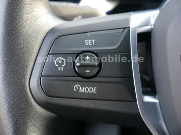 BMW X1 18 i sDri xLine Panorama ACC HUD LED AHK 360