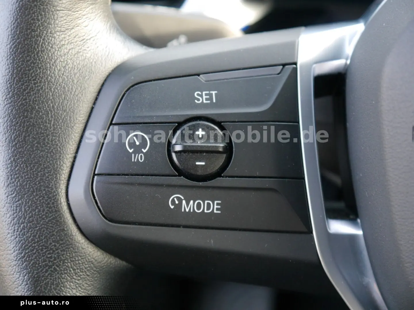 BMW X1 18 i sDri xLine Panorama ACC HUD LED AHK 360