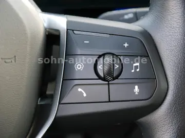 BMW X1 18 i sDri xLine Panorama ACC HUD LED AHK 360