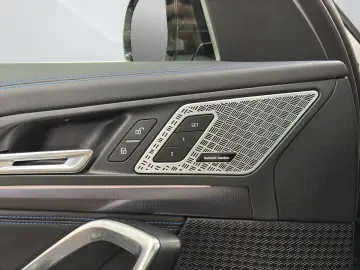 BMW X1 xDrive23i [M Sport  HUD  LED  Pano  HK Sound]