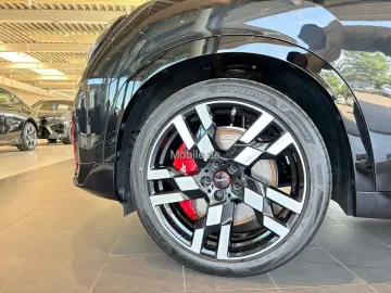 MINI Countryman JCW ALL4 John Cooper Works Trim EDC