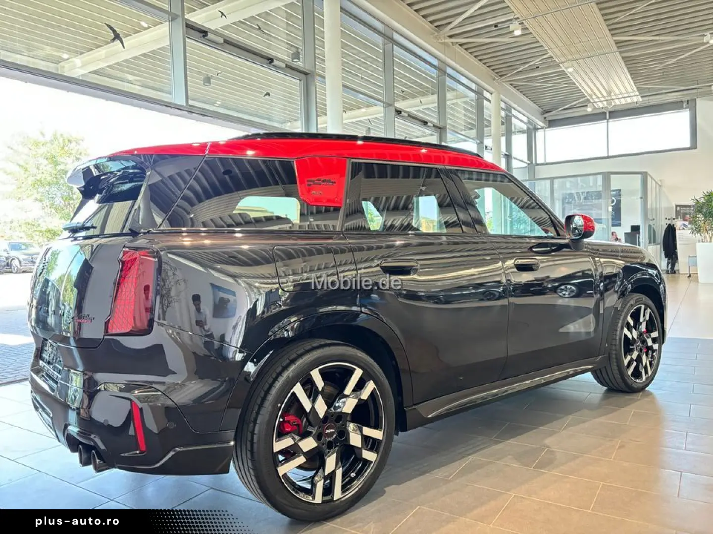 MINI Countryman JCW ALL4 John Cooper Works Trim EDC