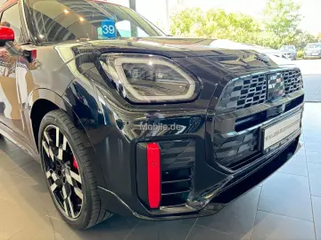 MINI Countryman JCW ALL4 John Cooper Works Trim EDC