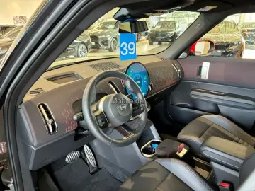 MINI Countryman JCW ALL4 John Cooper Works Trim EDC