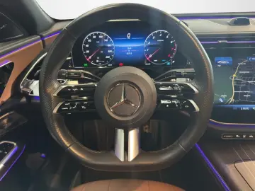 MERCEDES-BENZ E 200 AMG  Superscreen Burmester Night&hellip;