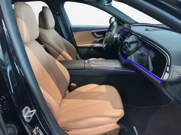 MERCEDES-BENZ E 200 AMG  Superscreen Burmester Night&hellip;