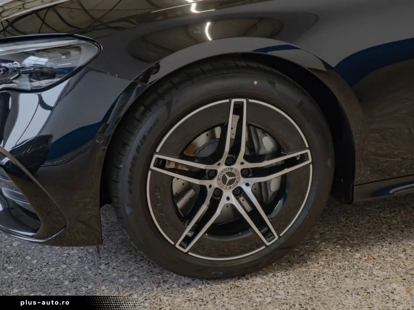 MERCEDES-BENZ E 200 AMG-Sport Pano Burm AHK Night Distr Memo