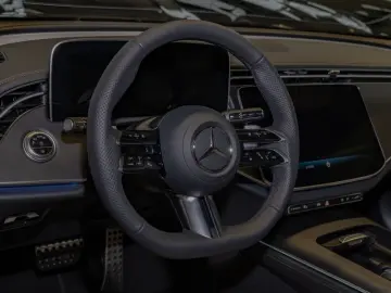 MERCEDES-BENZ E 200 AMG-Sport Pano Burm AHK Night Distr Memo