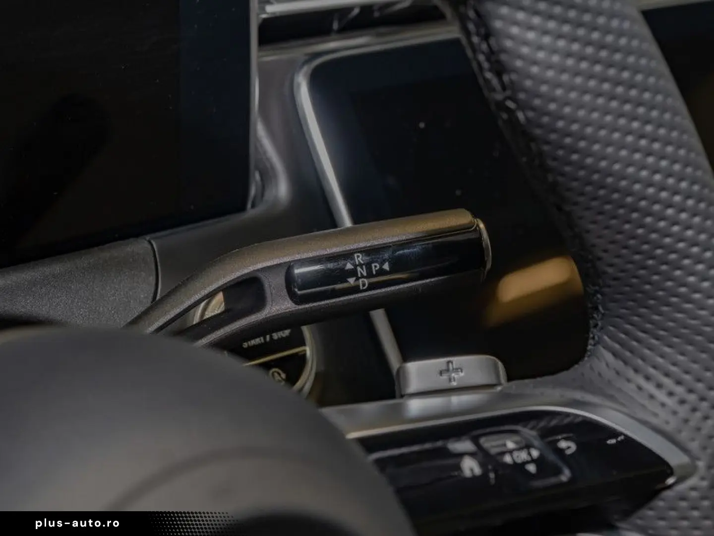 MERCEDES-BENZ E 200 AMG-Sport Pano Burm AHK Night Distr Memo