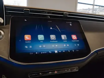 MERCEDES-BENZ E 200 AMG-Sport Pano Burm AHK Night Distr Memo