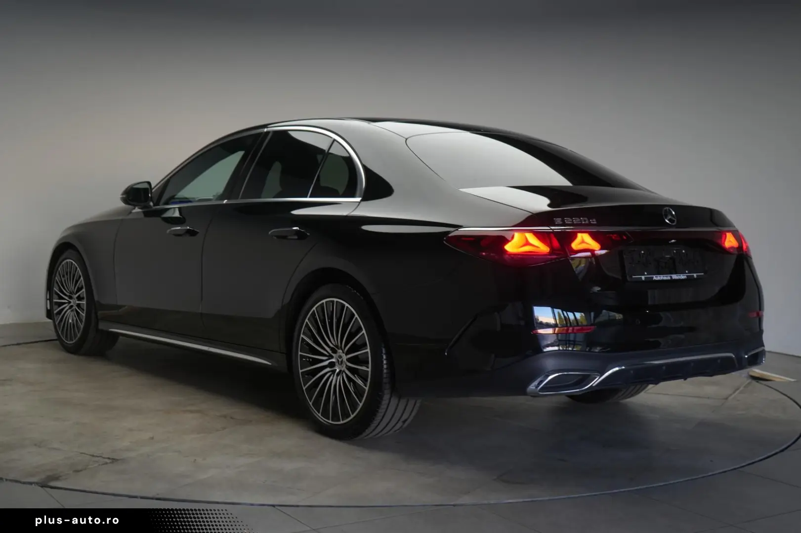 MERCEDES-BENZ E 220 d 9G-Tronic AMG Leder Distronic &hellip;