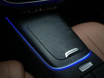 MERCEDES-BENZ E 220 d 9G-Tronic AMG Leder Distronic &hellip;