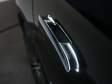 MERCEDES-BENZ E 220 d 9G-Tronic AMG Leder Distronic &hellip;