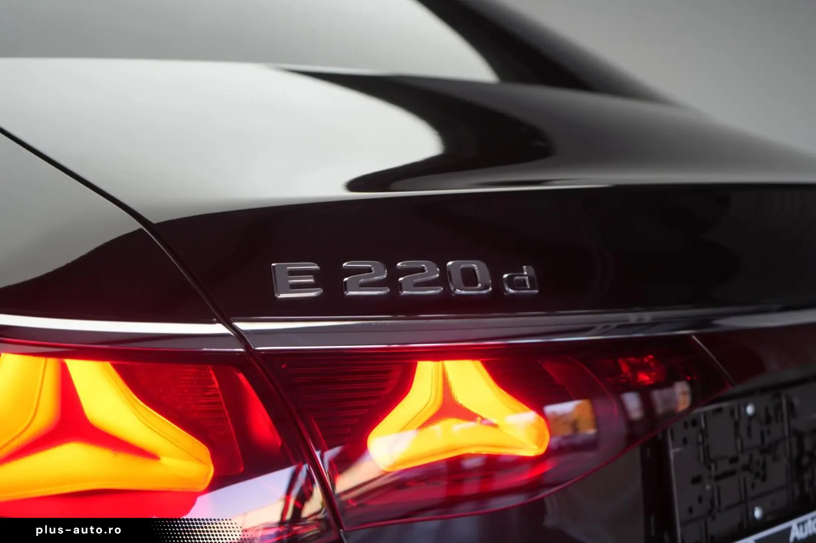 MERCEDES-BENZ E 220 d 9G-Tronic AMG Leder Distronic &hellip;