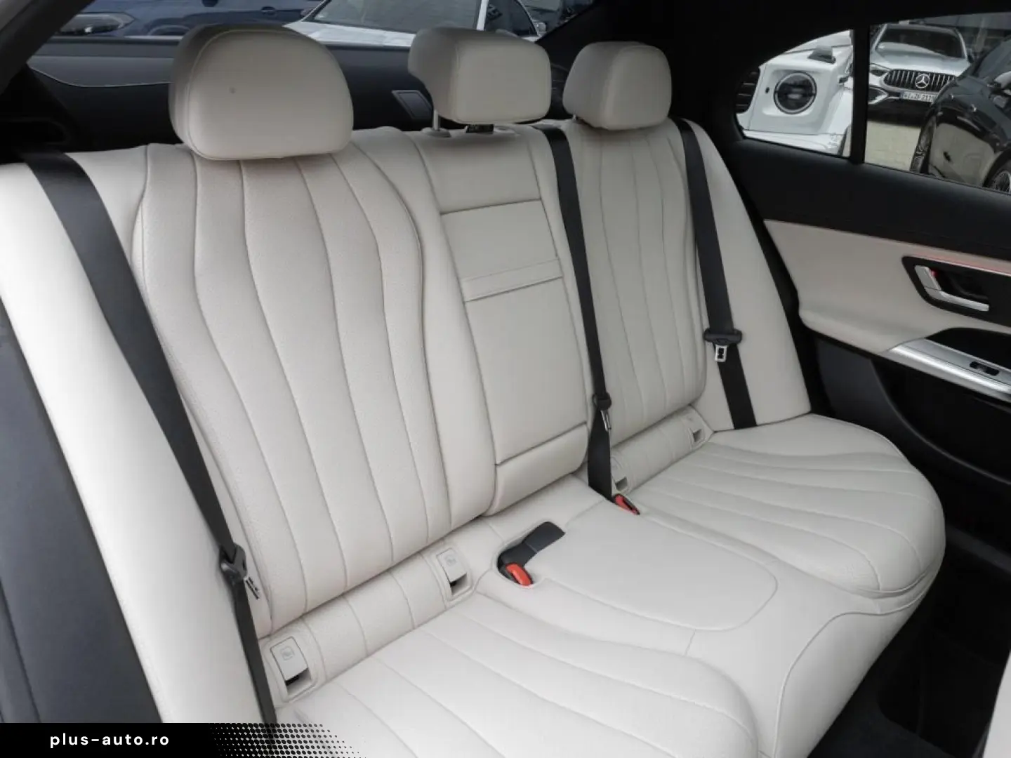 MERCEDES-BENZ E 200 AMG Wide Digital Pano AHK Burm4D&hellip;