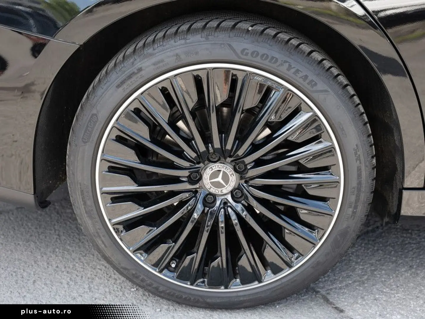 MERCEDES-BENZ E 200 AMG-Sport Super Pano Sitzklima B&hellip;