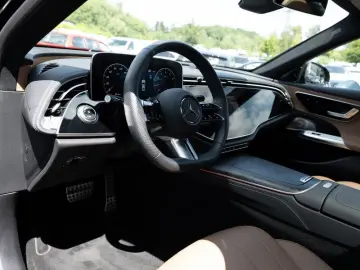 MERCEDES-BENZ E 200 AMG-Sport Super Pano Sitzklima B&hellip;