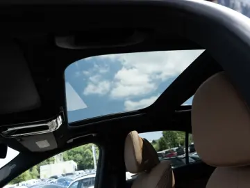 MERCEDES-BENZ E 200 AMG-Sport Super Pano Sitzklima B&hellip;