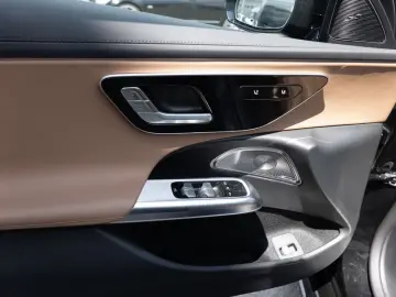 MERCEDES-BENZ E 200 AMG-Sport Super Pano Sitzklima B&hellip;