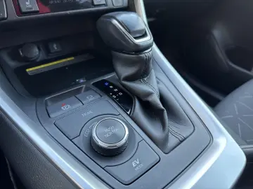 TOYOTA RAV 4 2.5 4x4 Hybrid Team D