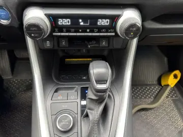 TOYOTA RAV 4 2.5 4x4 Hybrid Team Deutschland