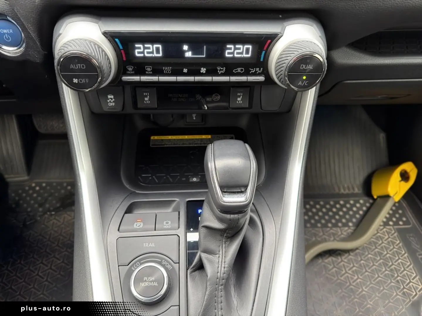 TOYOTA RAV 4 2.5 4x4 Hybrid Team Deutschland