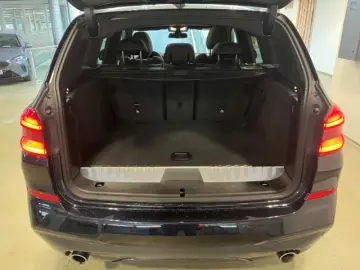 BMW X3 xDrive 30e M Sportpaket AHK-klappbar Pano Nav