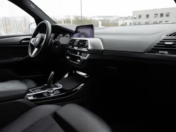 BMW X3 xDrive 20d M-Sport PANO AHK HUD 360  LED NAVI