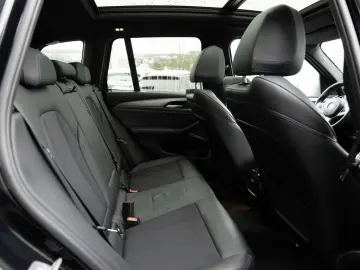 BMW X3 xDrive 20d M-Sport PANO AHK HUD 360  LED NAVI