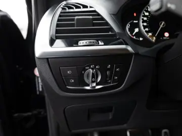 BMW X3 xDrive 20d M-Sport PANO AHK HUD 360  LED NAVI