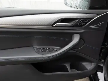 BMW X3 xDrive 20d M-Sport PANO AHK HUD 360  LED NAVI