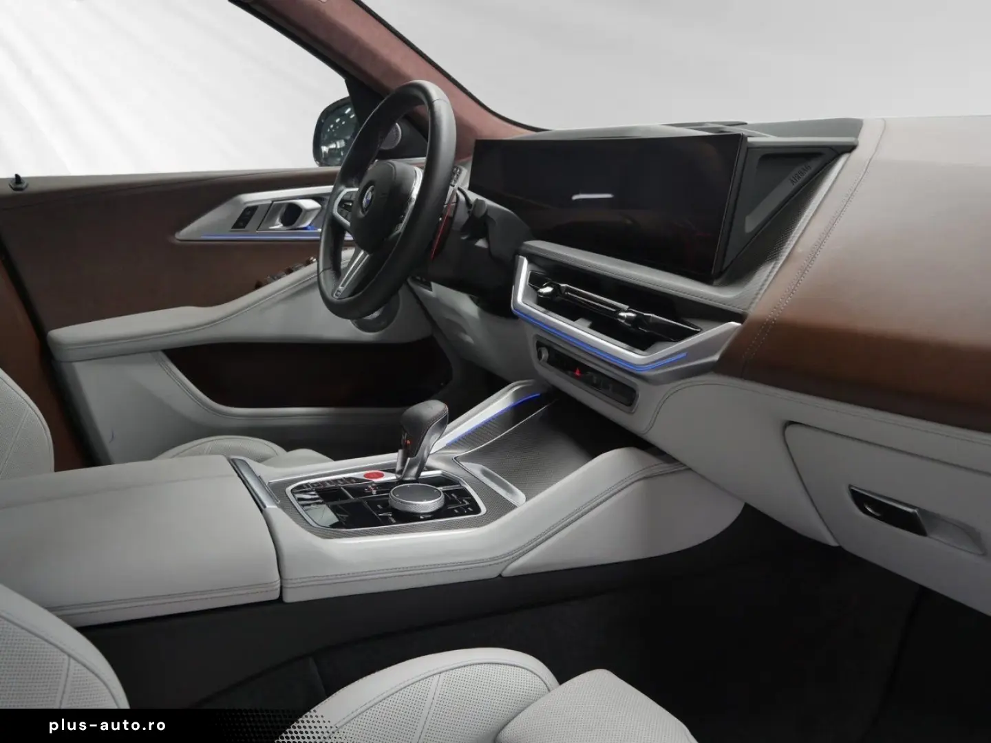 BMW XM 50e  Sepia met.  AHK 23 LMR Autobahnass.