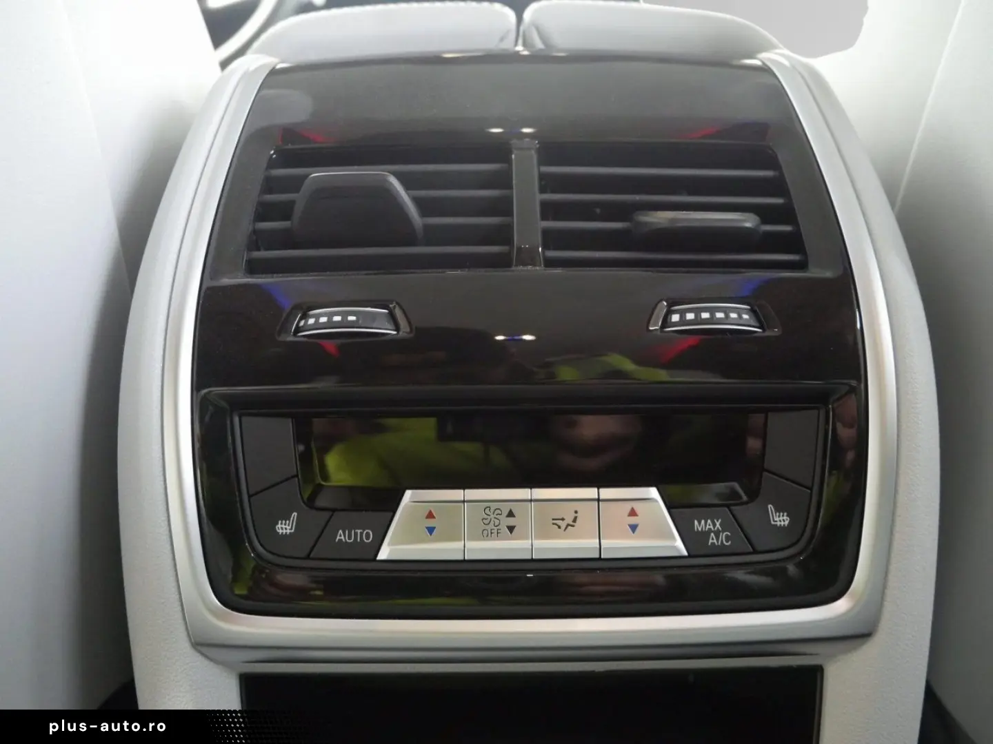 BMW XM 50e  Sepia met.  AHK 23 LMR Autobahnass.