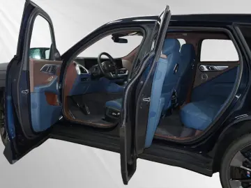 BMW XM 50e  Ind. Petrol Mica  AHK 23 LMR Autobahnass