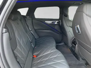 BMW XM 50e AHK DAProf. Autobahnass. H K 22 LMR