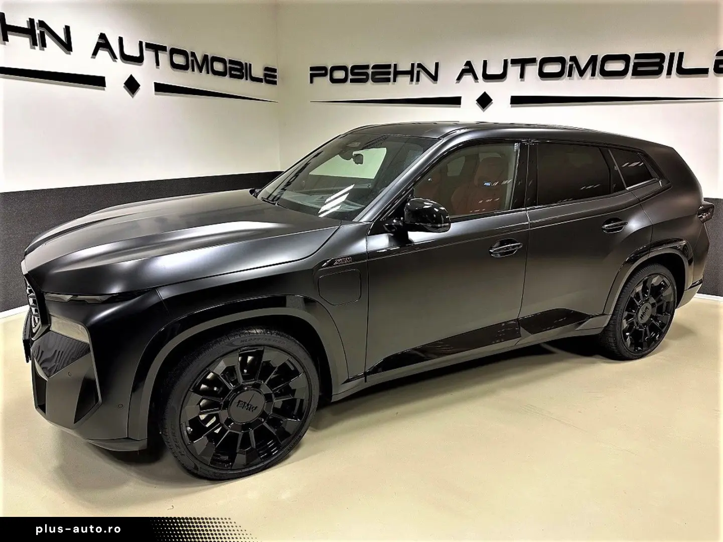 BMW XM Label Red Carbon B&W Black Frozen 23 Zoll AHK