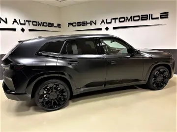 BMW XM Label Red Carbon B&W Black Frozen 23 Zoll AHK