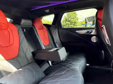 BMW XM Label Red   LARTE Design Carbon