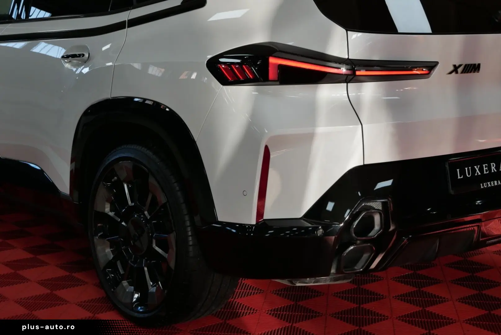 BMW XM Bowers & Wilkins 23  AHK Sitzbelüft. Massage