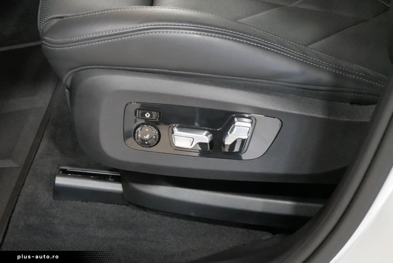 BMW XM Bowers & Wilkins 23  AHK Sitzbelüft. Massage