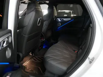 BMW XM Bowers & Wilkins 23  AHK Sitzbelüft. Massage