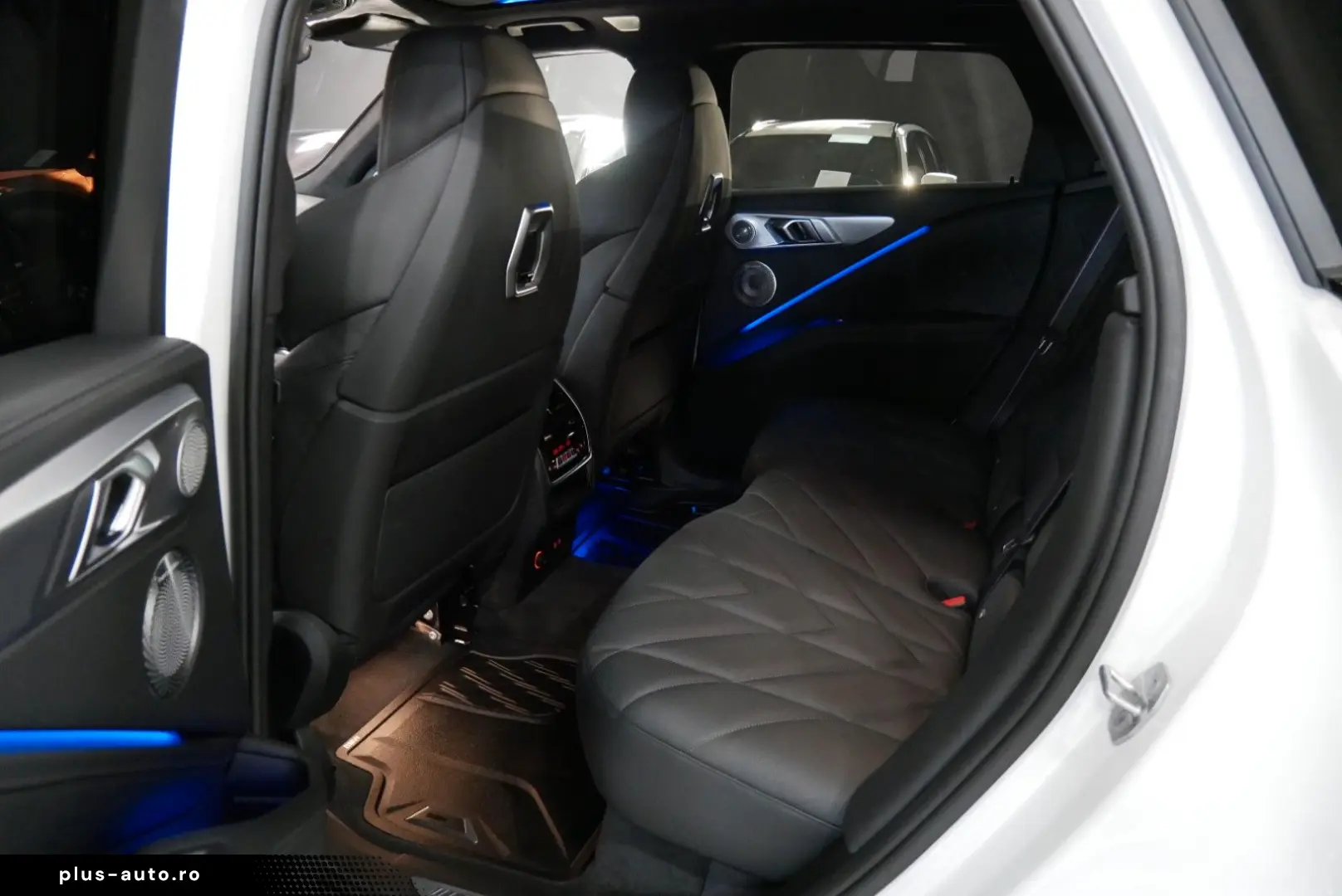 BMW XM Bowers & Wilkins 23  AHK Sitzbelüft. Massage