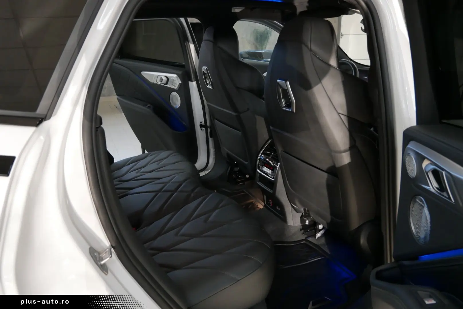 BMW XM Bowers & Wilkins 23  AHK Sitzbelüft. Massage