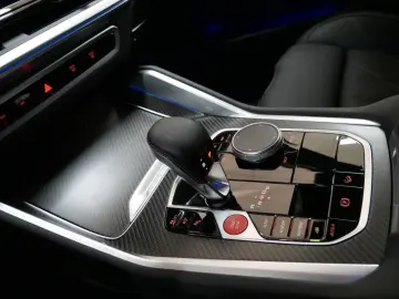 BMW XM Bowers & Wilkins 23  AHK Sitzbelüft. Massage